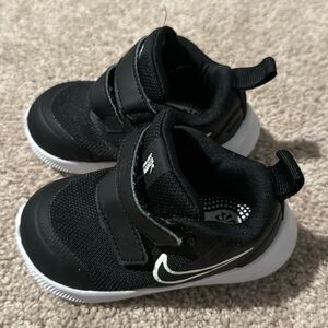 Black Nike toddler 5c Star Runners